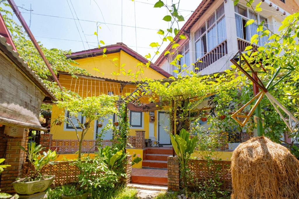 Hue Lotus Homestay Exterior photo